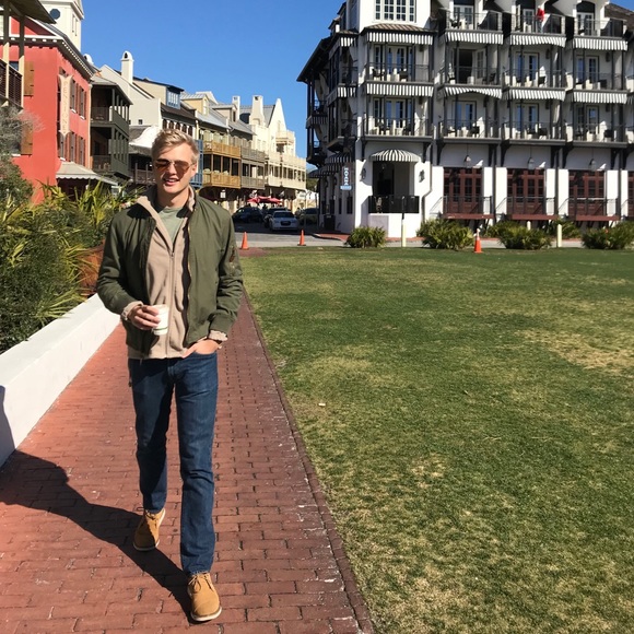 Meet your Posher, Kyle - Picture 1 of 1